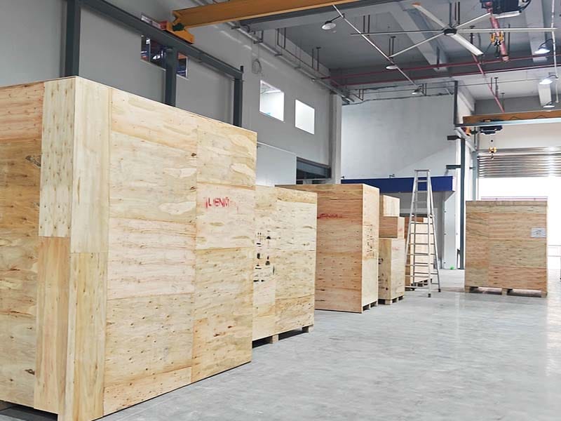 Wooden crate packaging